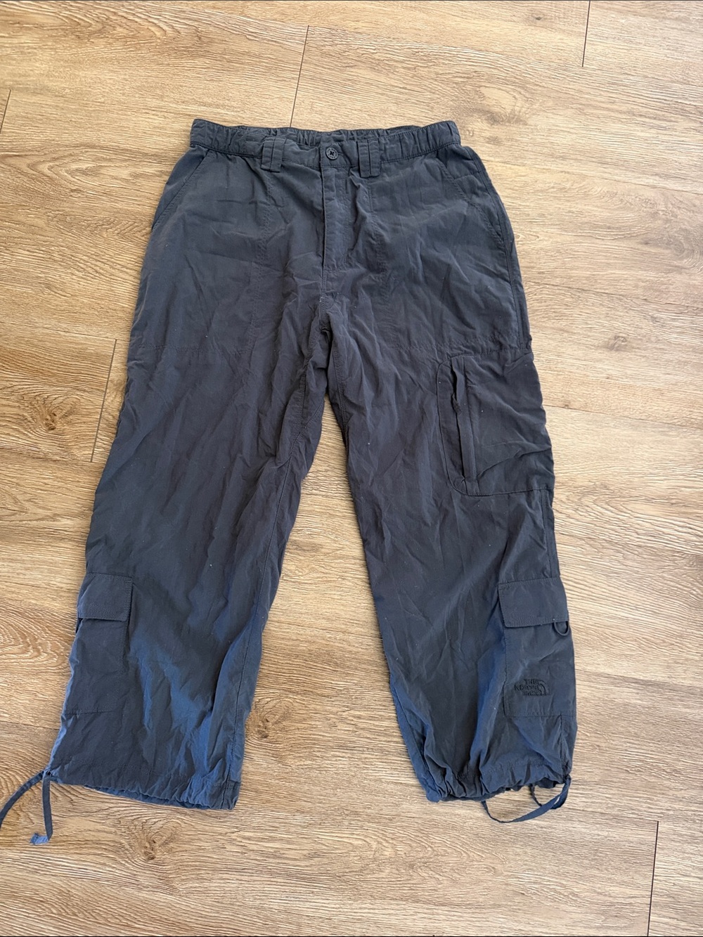 Women’s North Face dark Gray Cargo Pants - Lightweight Utility Style size small